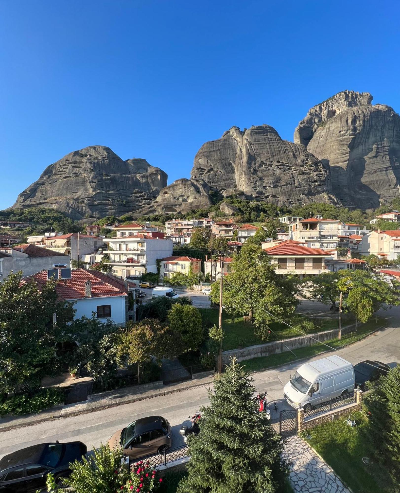 Grand View Suites Meteora Калампака Екстериор снимка
