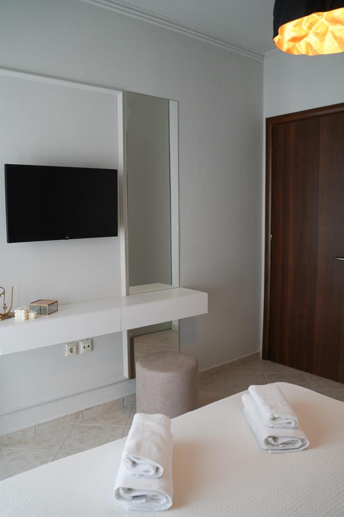 Grand View Suites Meteora Калампака Екстериор снимка
