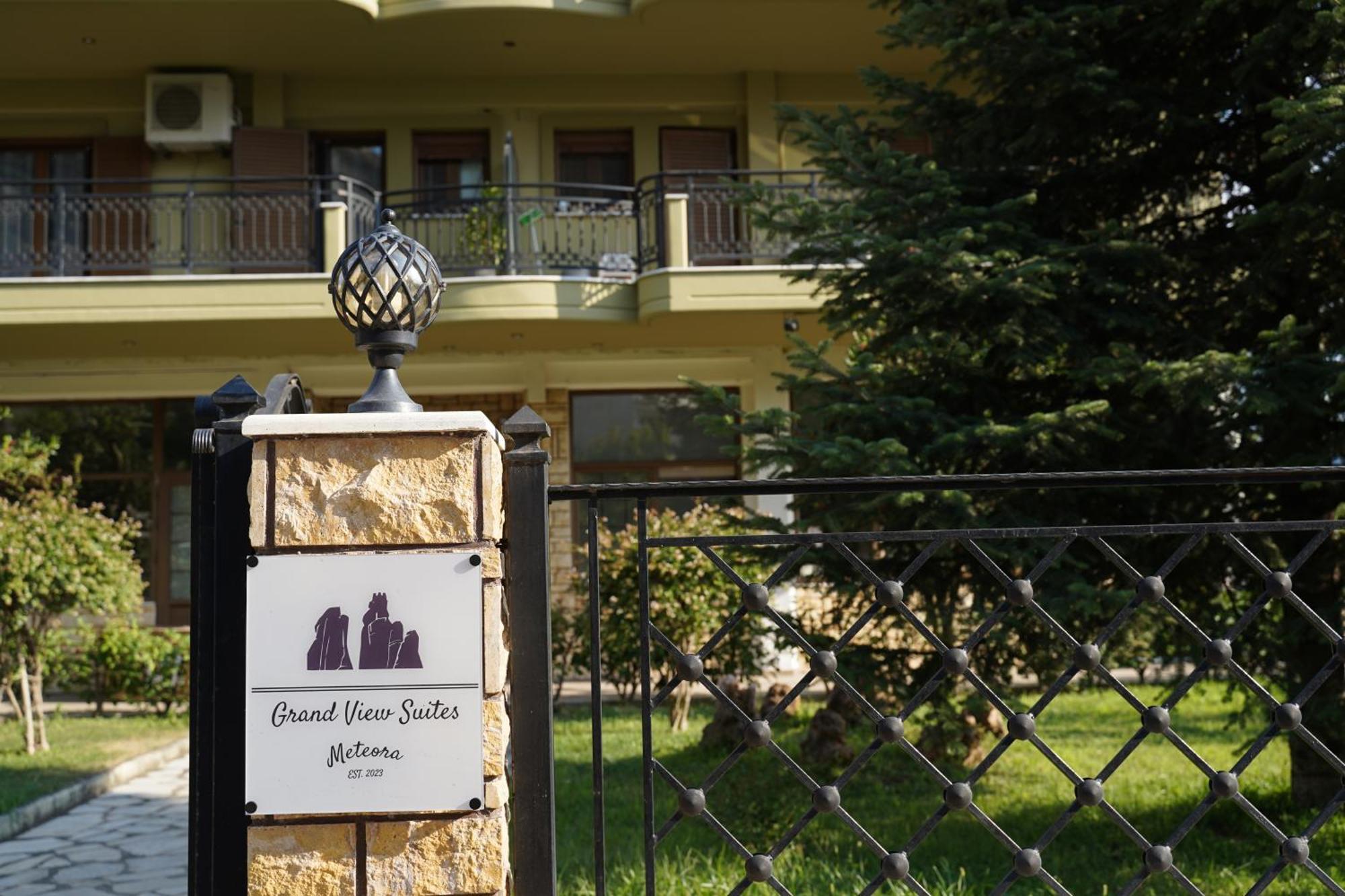 Grand View Suites Meteora Калампака Екстериор снимка